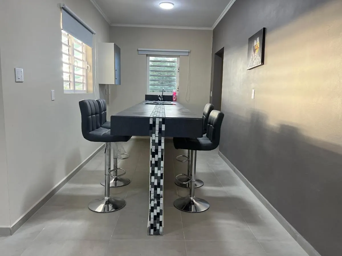 Cataleya Apartments Near Airport ウィレムスタッド